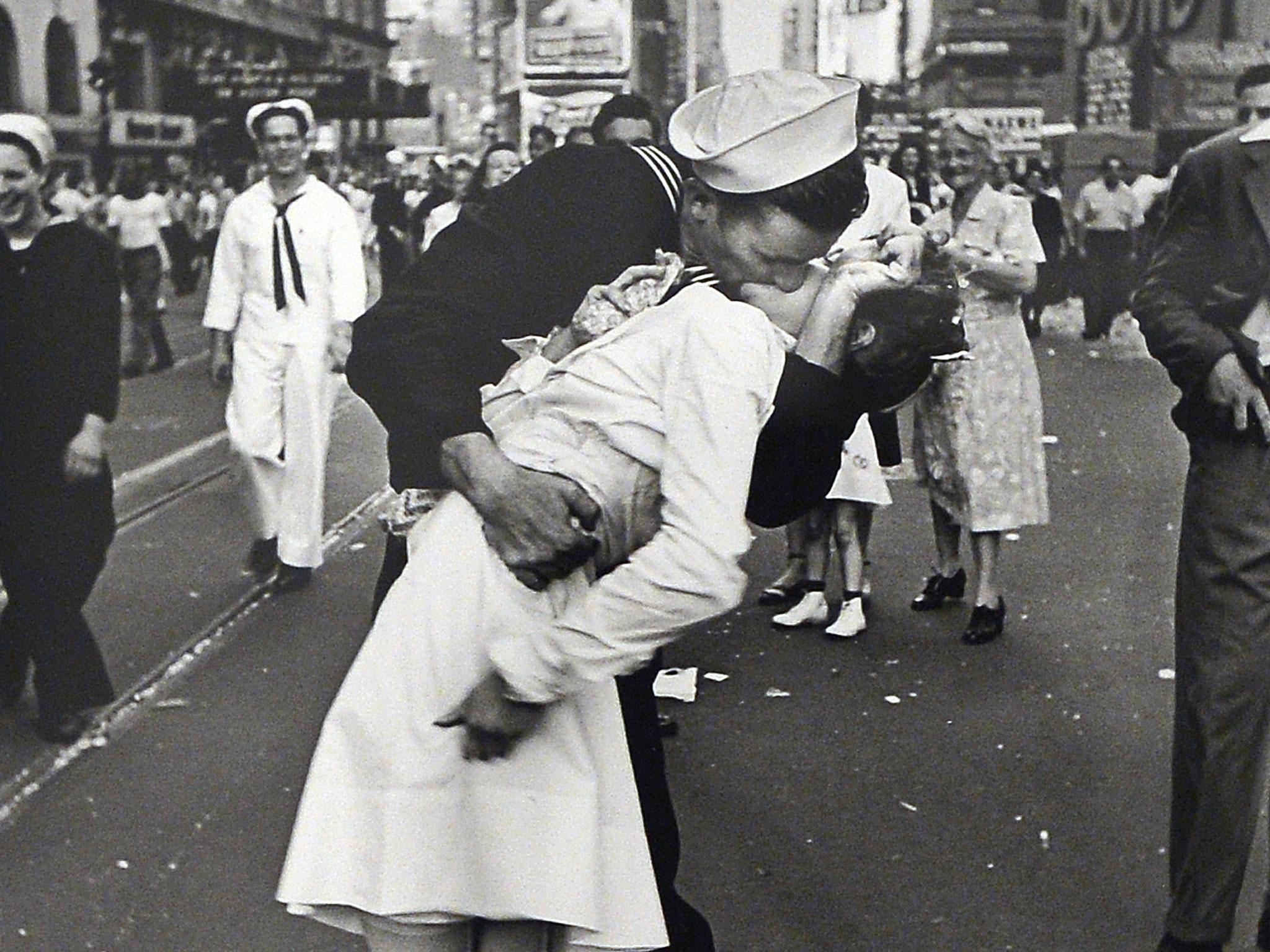 Sailor kissing VJ Day 1945